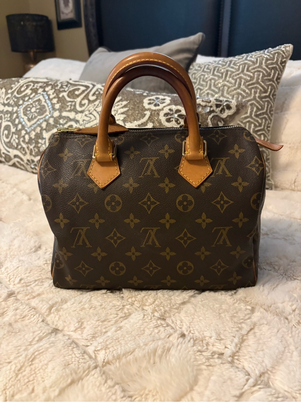 Louis Vuitton Brown Monogram Speedy 25 - Picture 3 of 16